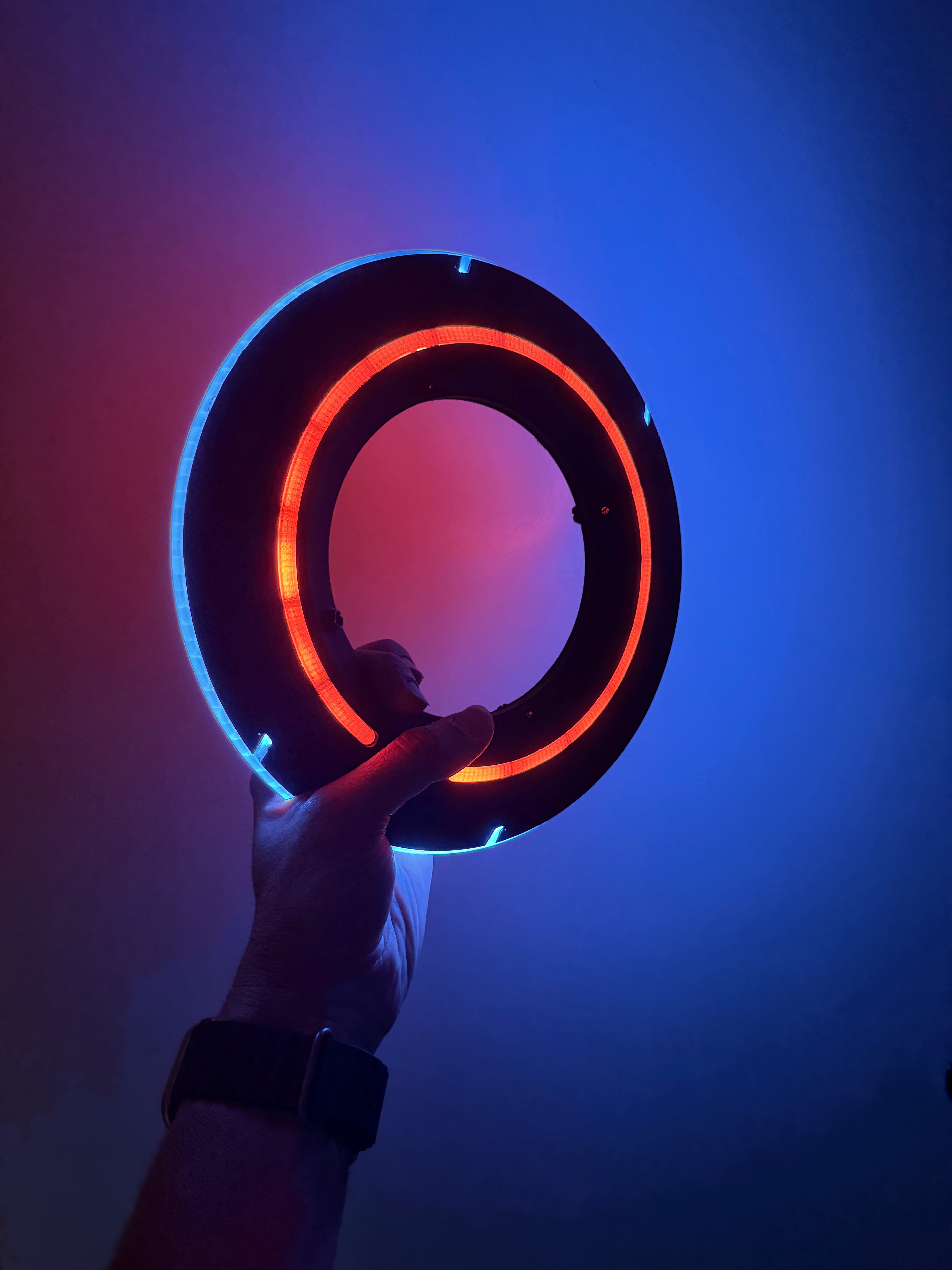 TRON Legacy Identity Disc Replica – LED Light & Sound FX with Display Stand | USB-C Rechargeable