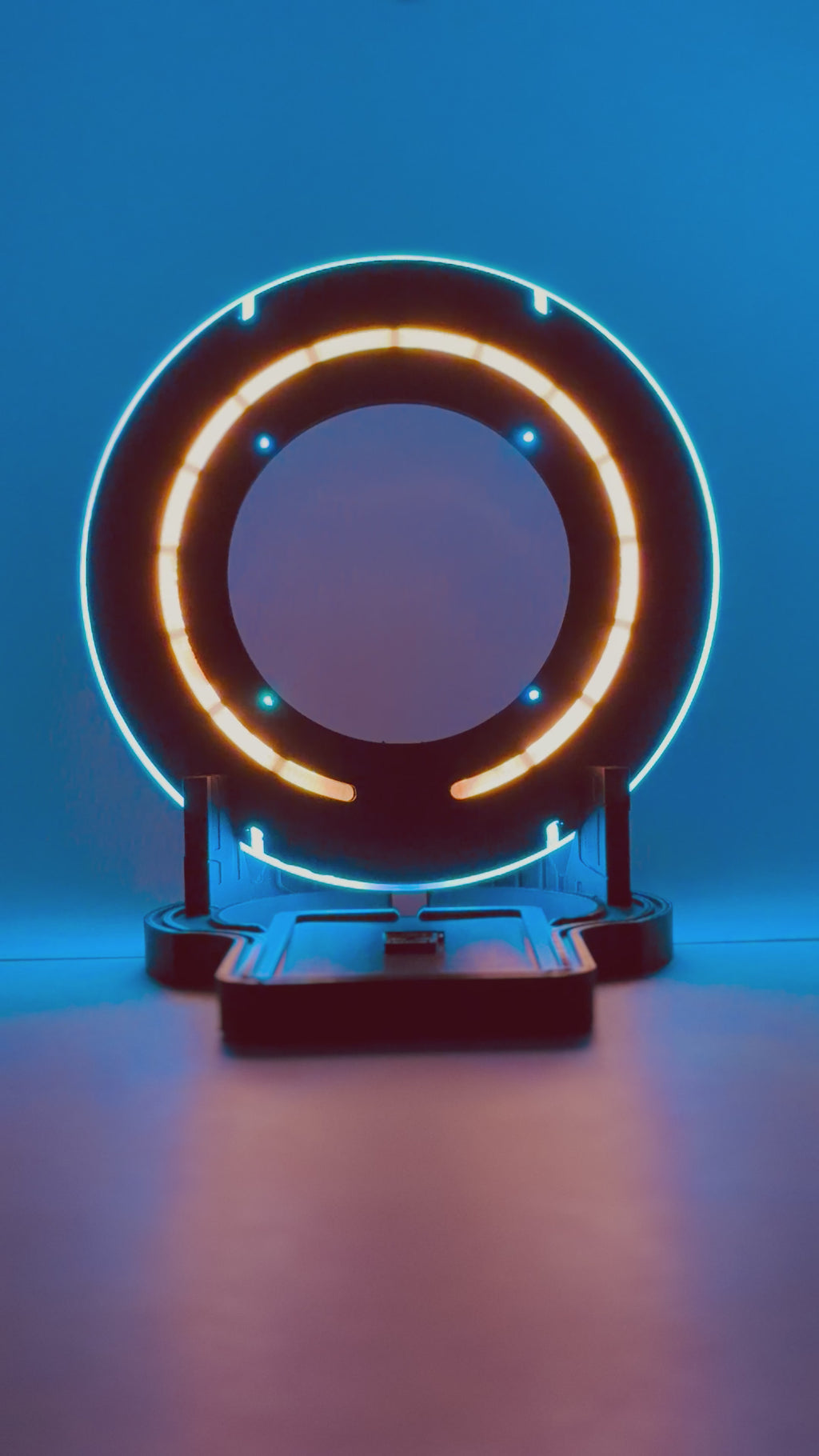 TRON Legacy Identity Disc Replica – LED Light & Sound FX with Display Stand | USB-C Rechargeable